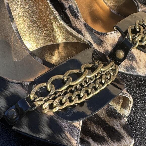 Guess Shoes Womens Size 8.5 Leopard Print Peep Toe Chain High Heel Dress Pumps - Picture 4 of 12